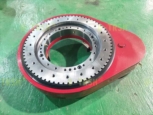 回转驱动装置 - S-II-O-0311 - Unique Transmission Equipment(Luoyang)Co., LTD