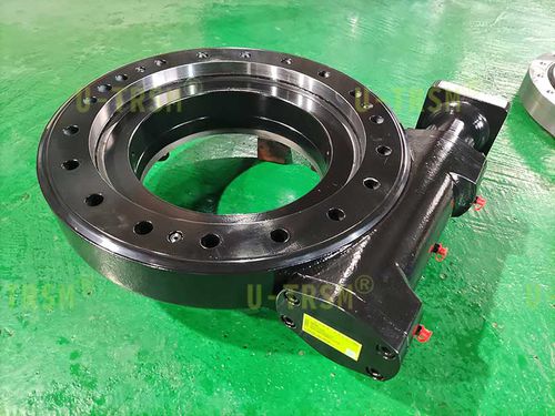 蜗杆回转驱动装置 - SE17 - Unique Transmission Equipment(Luoyang)Co., LTD
