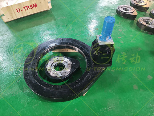 重型回转驱动装置 - SP-III-0755 - Unique Transmission Equipment(Luoyang)Co., LTD