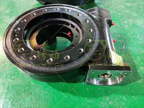 蜗杆回转驱动装置 - WEA9 - Unique Transmission Equipment(Luoyang)Co., LTD - 紧凑型 / 重型