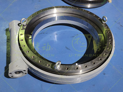 回转环回转驱动装置 - SE-II-O-32 - Unique Transmission Equipment(Luoyang)Co., LTD - 单 / 蜗杆