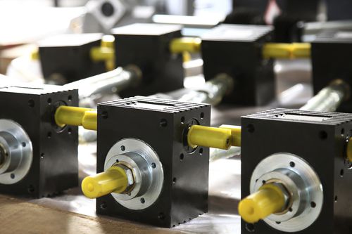 滚珠丝杠螺旋千斤顶 - SJB-R series - Lim-Tec (Beijing) Transmission Equipment Co., Ltd. - 蜗杆 / 安全螺母 / 立方体