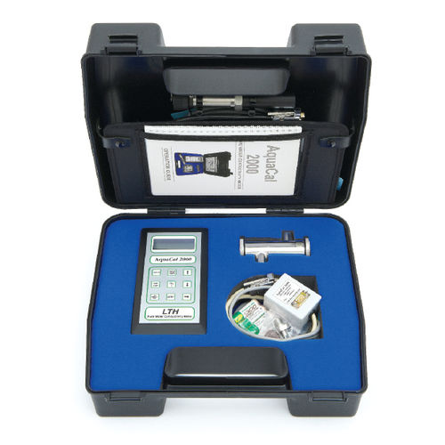 手提式电导仪 - AquaCal 2000 - LTH Electronics Ltd - 带自动温度补偿 / 数字 / 纯净水