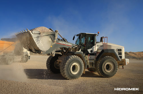 带轮装载机 - HMK 640 WL - HIDROMEK co. - 低油耗 / 人体工学