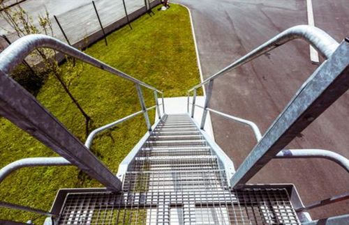 进出平台 - PLATEFORME AVEC ESCALIER - Pacquet Industrie