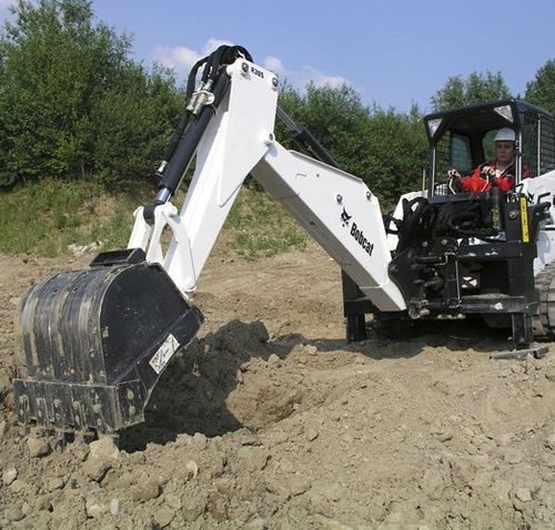 滑移装载机液压反铲 - BOBCAT - 液压