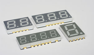LED式显示屏 - Plus Opto - 字母数字 / 7分区 / 4位显示