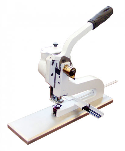 手动扣眼加工机 - 101-70 - Constantin Hang Maschinen-Produktion GmbH - 自动