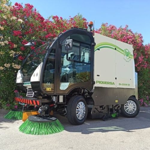驾驶式扫地机 - BA-2300H SV - Piquersa Maquinaria, S.A. - 液压电机 / 道路 / 紧凑型