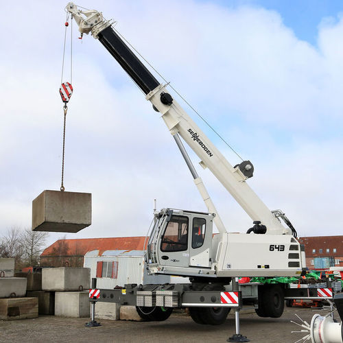 伸缩臂起重机 - 643 M - SENNEBOGEN Maschinenfabrik GmbH/德国SENNEBOGEN - 移动式 / 吊杆 / 用于地下工程