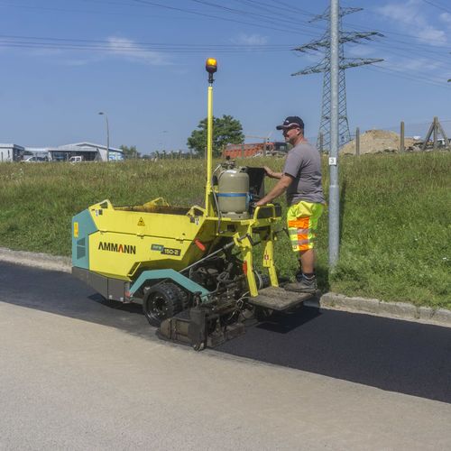 沥青摊铺机 - AFW 150-2 - Ammann - 带轮 / 用于道路