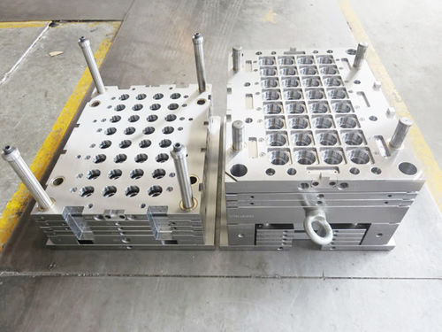 技术零部件注塑模具 - AM66 - Suzhou A Mould Co.,Ltd. - PET塑料瓶 / 医疗