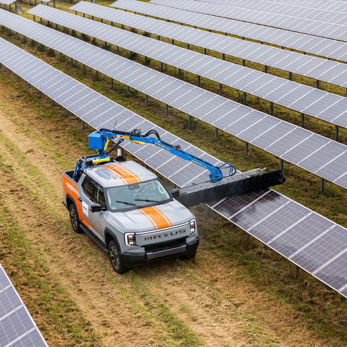 太阳能面板清洁系统 - Pick-up Eagle - SunBrush mobil GmbH - 刷式 / 光伏应用 / 移动式