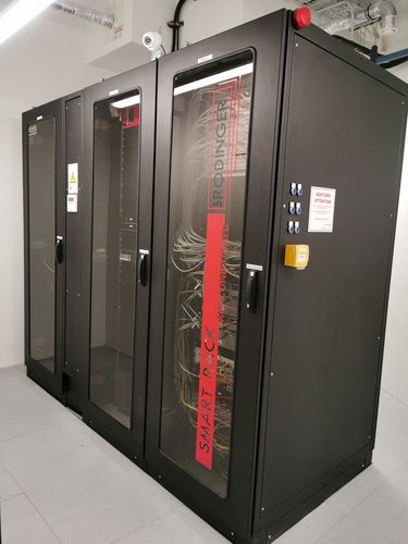 数据中心服务器机箱 - SMART RACK - Brodinger IT-Sicherheitstechnik e.U. - 橱柜式 / 架式 / IP54