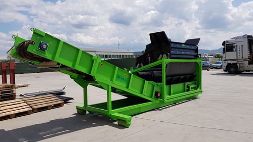 建筑工地筛选机 - DB-40LS - dbe.sk - 移动式 / 振动 / 用于散料