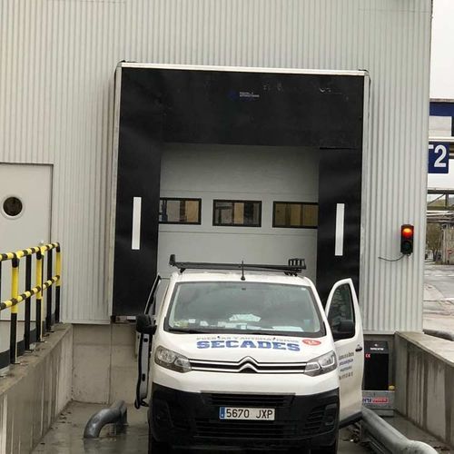 装载码头薄垫片 - PUERTAS SECADES - 用于卡车 / 金属