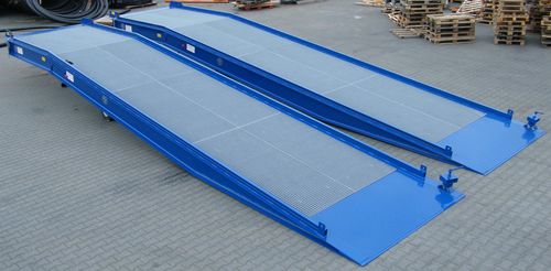 平台装载坡道 - LB series - AP Machinebouw B.V. - 移动式 / 液压 / 镀锌