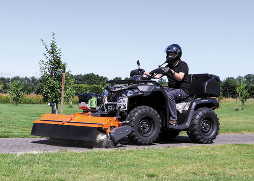 车载扫地机 - Sweezy 450 Dual E QuadLine - bema GmbH Maschinenfabrik - 电动 / 户外 / 粉尘