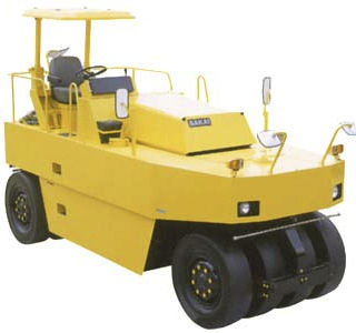 轮胎式压路机 - 15 000 kg (33 070 lbs) | TS200 - SAKAI HEAVY INDUSTRIES