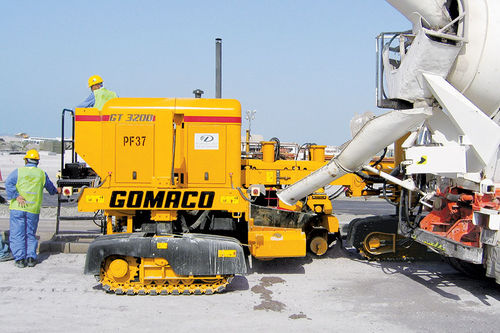 偏置滑模铺料机 - GT-3200 - GOMACO International