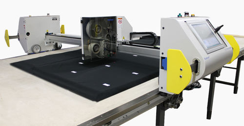 全自动贴标机 - SLS3 - Eastman Machine Company/伊士曼 - 顶面 / 标签打印与张贴 / 纺织工业