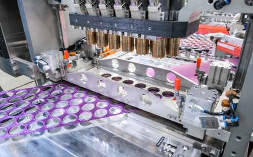 食品工业填充封口生产线 - OPTIMA packaging group GmbH