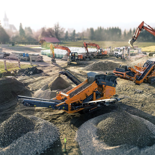 废料回收筛分机 - RSS410 - Rockster Austria International GmbH - 液压应用 / 移动式 / 用于散料