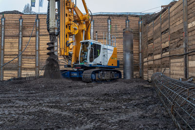 多功能钻机 - BG 23 H BT 75 - BAUER Maschinen GmbH - 旋转 / 用于建筑工地