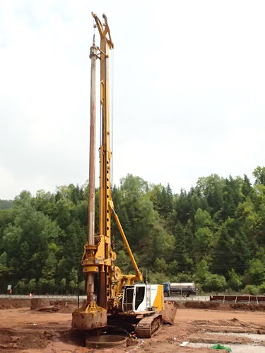 多功能钻机 - BG 30 BT 80 - BAUER Maschinen GmbH - 履带式 / 旋转 / 液压