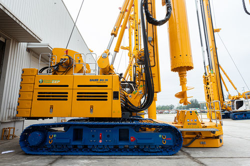 卧式钻机 - BG 36 BT 90 - BAUER Maschinen GmbH - 槽孔 / 深孔 / 旋转