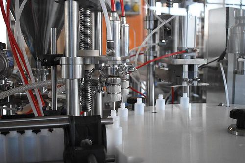 自动灌装封盖一体机 - MFC - PMR System Group - 液体 / 整体式 / 旋转