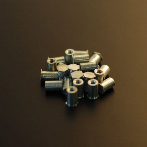 压接式压铆螺柱 - SPACERFIX™ series - clufix