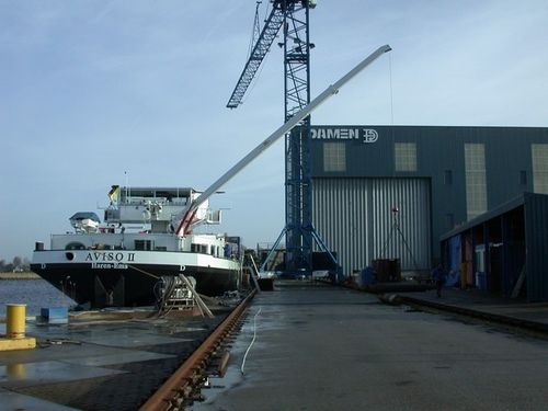 驳船起重机 - TSK series - Büter Hebetechnik GmbH - 吊杆 / 用于造船工地 / 提升