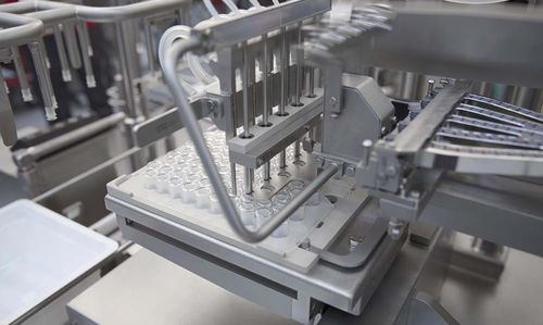 瓶用灌装封口机 - SFM series - Bausch + Ströbel Maschinenfabrik Ilshofen GmbH+Co. KG - 注射器 / 制药应用