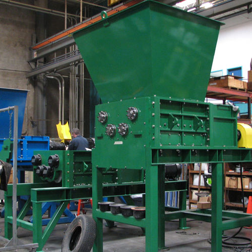 初级撕碎机 - Quad® Q70 - SSI Shredding Systems, Inc. - 4轴 / 纸质 / 电子垃圾