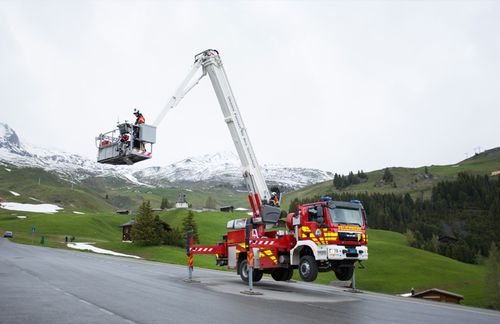 移动式伸缩臂式升降机 - F 32 TLK - Bronto Skylift Oy Ab - 柴油