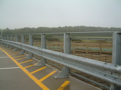 防护栏杆 - Avon Barrier - 固定
