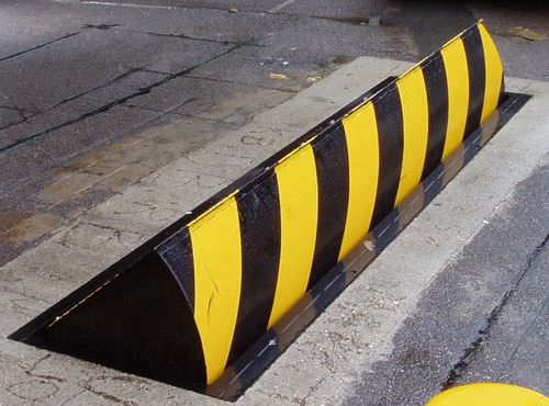 液压伸缩路桩 - 2 150 x 735 x 570 mm | RB680 - Avon Barrier - 路障