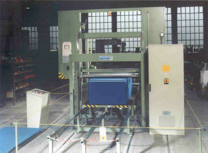 固定锯床 - W 23 - Fecken-Kirfel GmbH & Co. KG, Maschinenfabrik - 带式 / 卧式 / 用于塑料