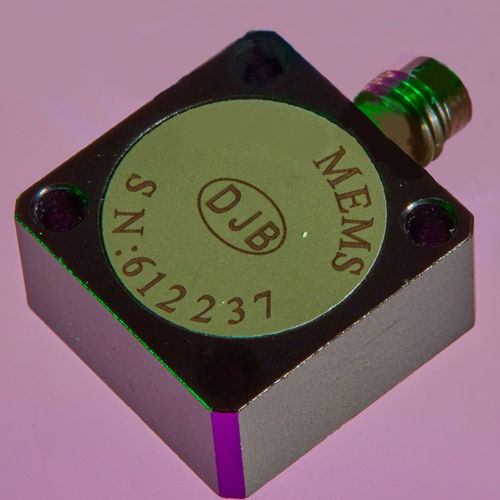 单轴加速度计 - AM/200.10C  - DJB Instruments UK Ltd - 振动 / 电容 / 紧凑型