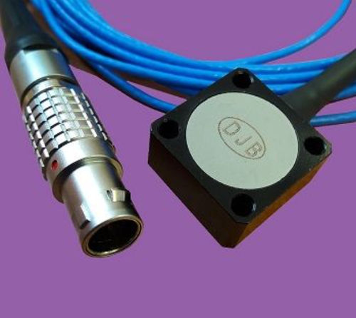 三轴加速度计 - AMT/100.20 - DJB Instruments UK Ltd - 振动 / 电容 / 紧凑型