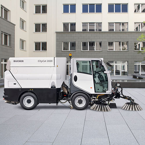 紧凑型吸尘清扫机 - C202 - Bucher Municipal AG - 车载 / 道路 / 内燃机