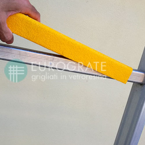 水泥地面 - EUROGRATE GRP GRATING AND PROFILES - 木制 / 石英 / 防滑