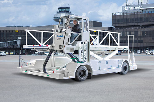 柴油牵引车 - MULAG Fahrzeugwerk Heinz Wössner GmbH u. Co. KG - 4轮 / 坐驾式 / 飞机