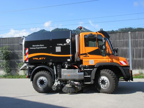 车载扫地机 - TK series - Gebrüder TRILETY GmbH  - 液压 / 公共空间 / 粉尘