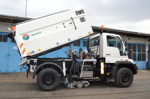 铁路公路两用扫地机 - SRG - Gebrüder TRILETY GmbH  - 车载 / 液压 / 道路
